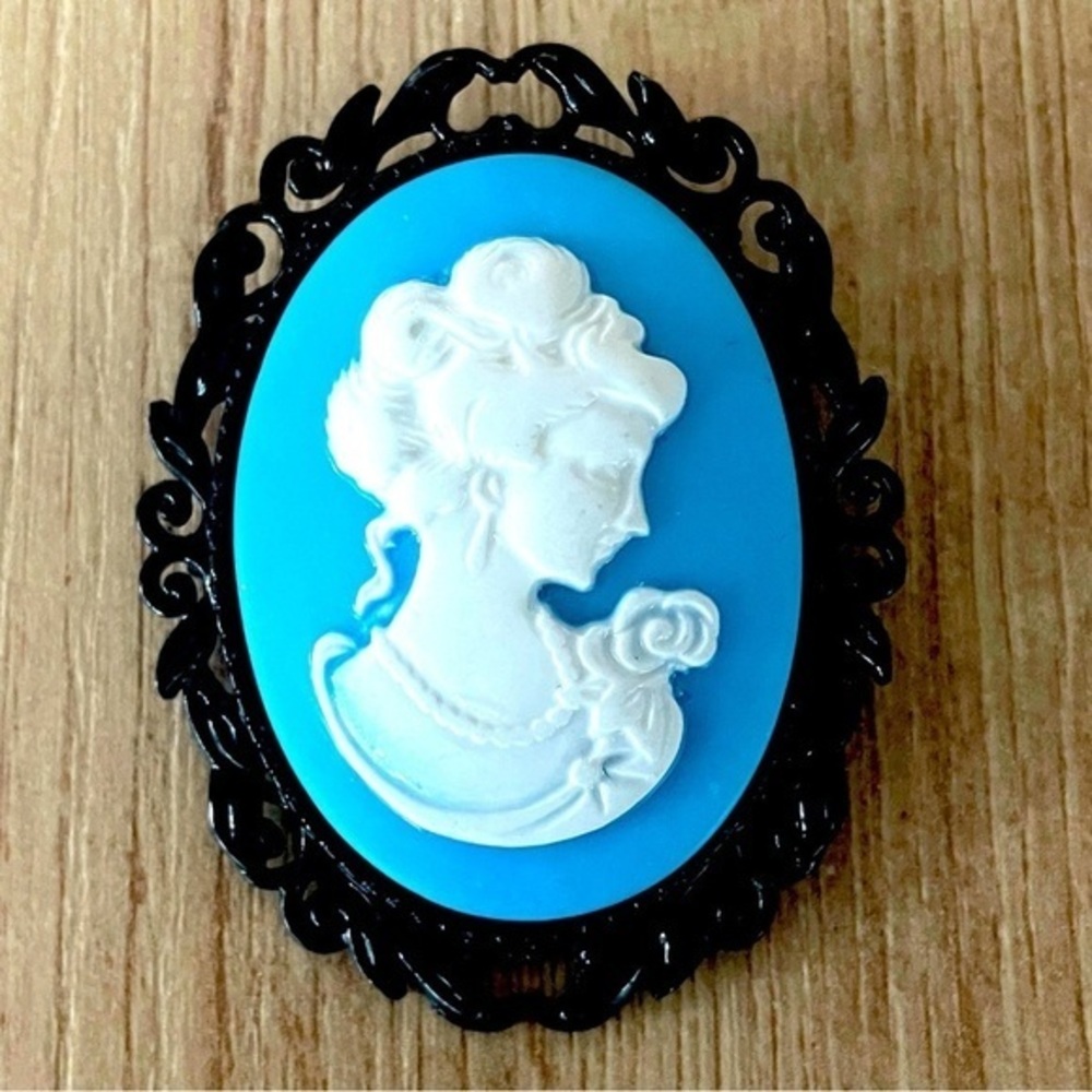 Blue and White Lady Cameo Victorian Brooch, Handmade, NWT, Grannycore